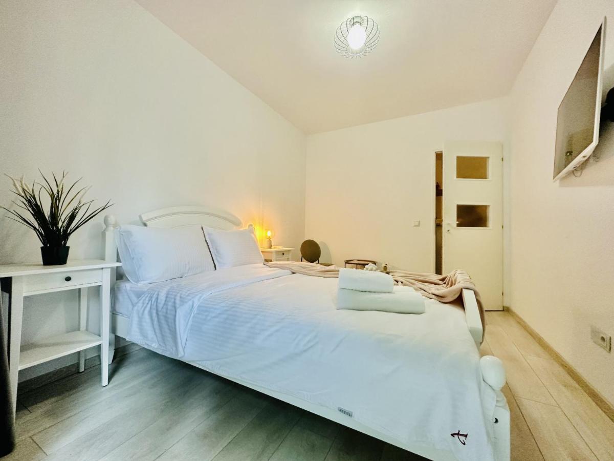 Palfi Apartment With Garden & Parking Kaloşvar Dış mekan fotoğraf